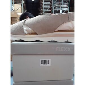 The Flexx Leather Capri Cross-Band Back-Strap Sandals,Suede Dune 7M US